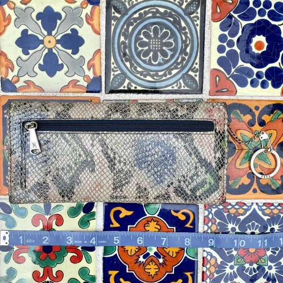 Hobo – Sadie Trifold Leather Wallet - Picture 4 of 8